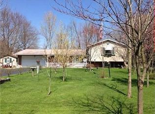 555 S Keel Ridge Rd, Hermitage, PA 16148