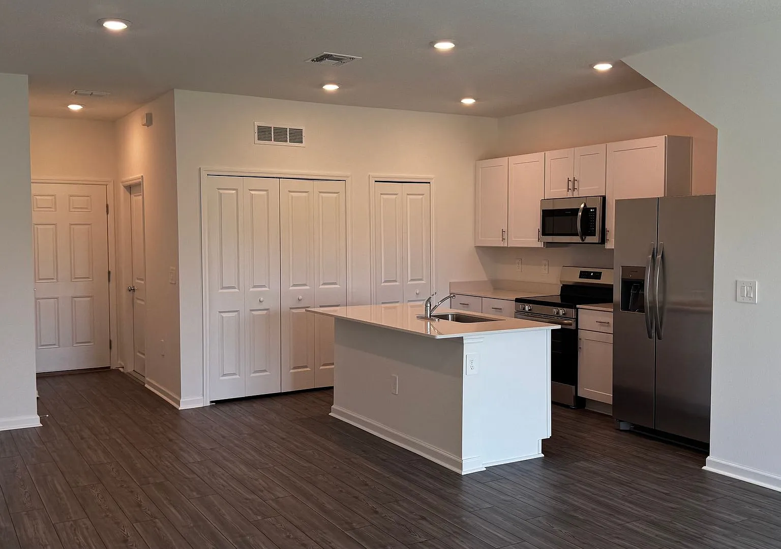 Modern Luxury Living in Marion Ranch Brand-New Townhome | Internet, Trash & Lawn Care Included! — Photo 3