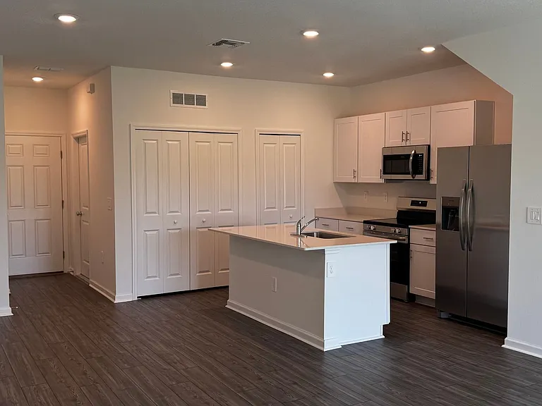 4965 SW 83rd Pl — Photo 3