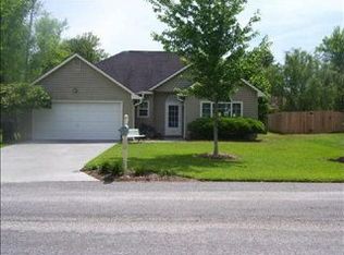 107 Chestnut Ct, Kingsland, GA 31548