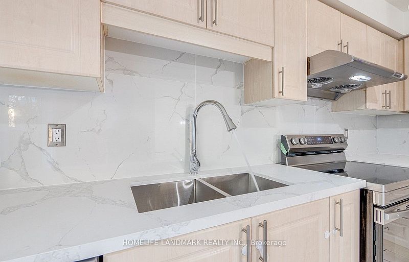 Oakville Townhouse for rent - 3 Bedrooms — photo 13