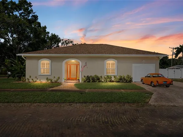 300 62nd St N, Saint Petersburg, FL 33710