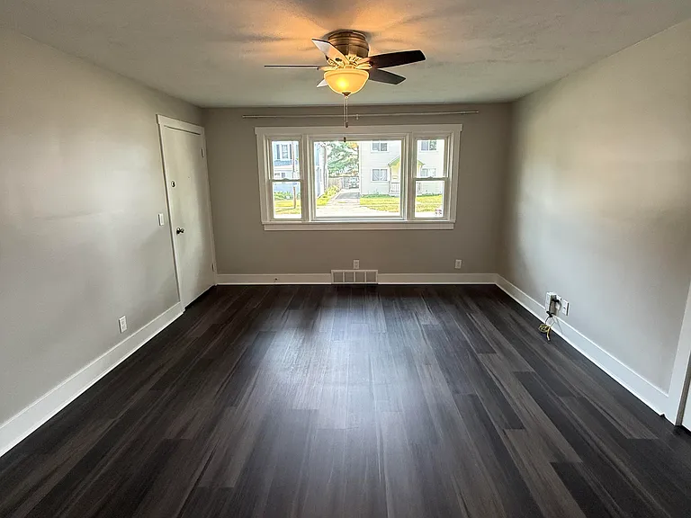 213 Garfield Ave #1 — Photo 7