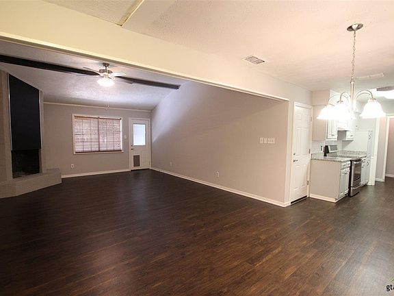 3rd image of 725 Joel Dr