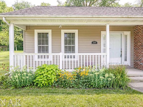 4th image of 209 Tulip Dr
