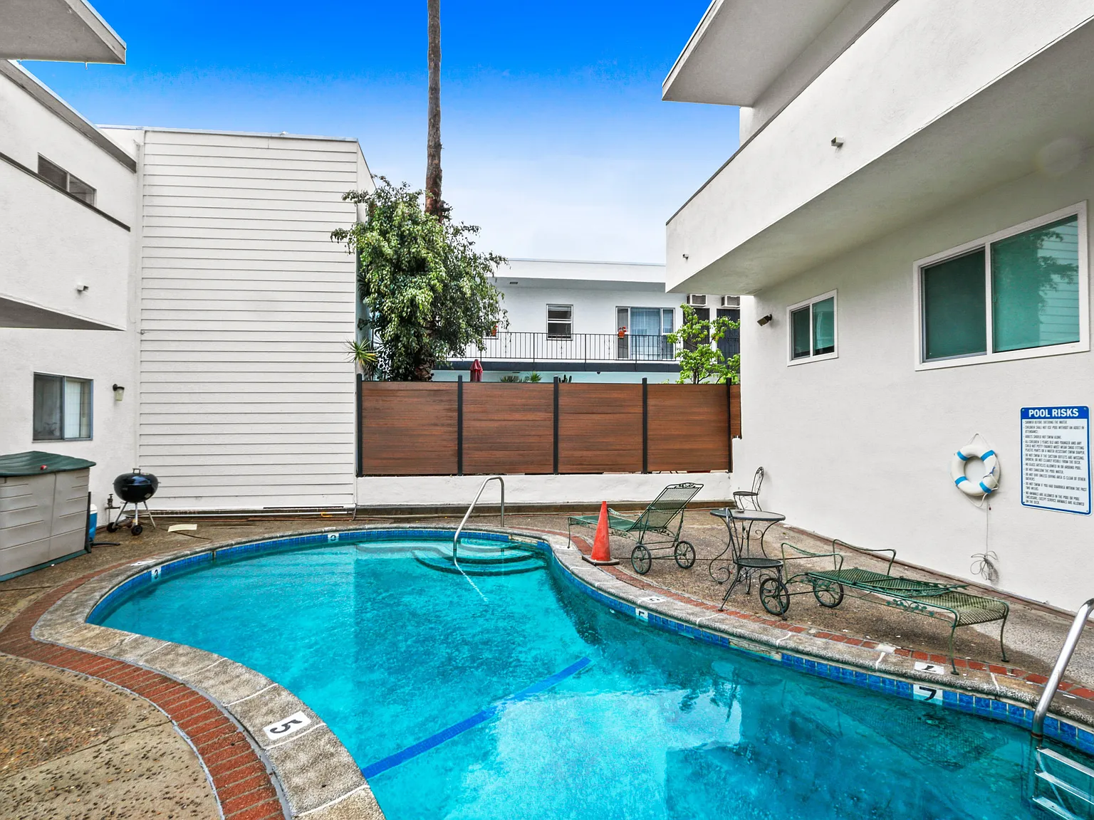 8220 Norton — Photo 3
