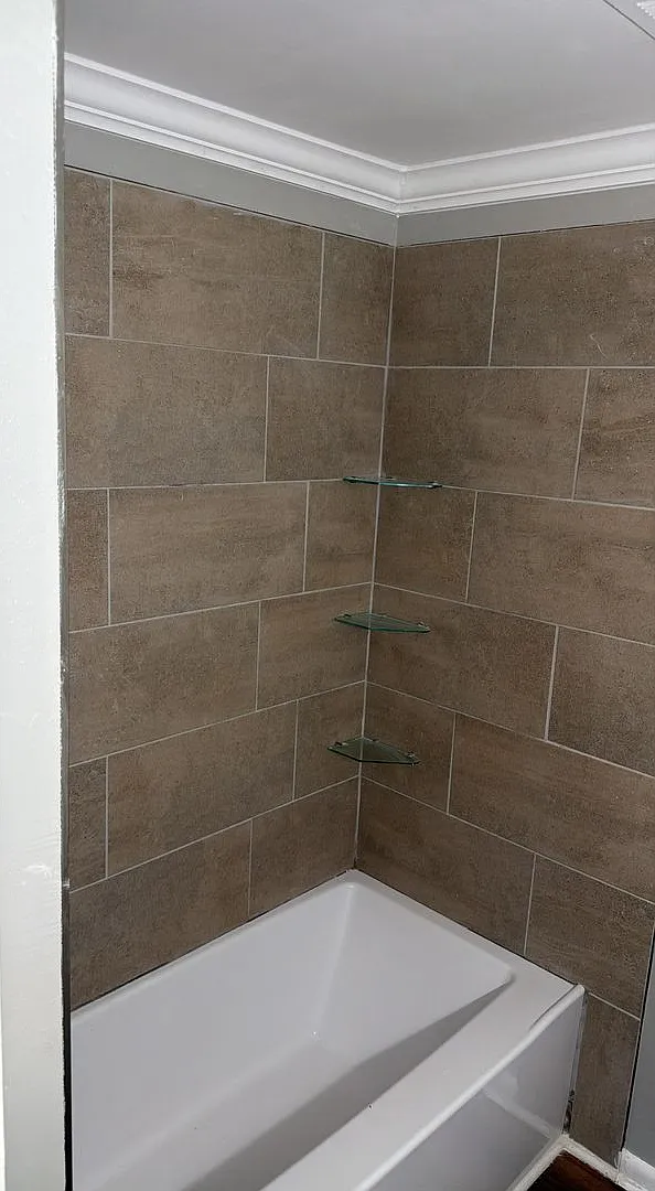1117 Magnolia St Apt 1-4 — Photo 2