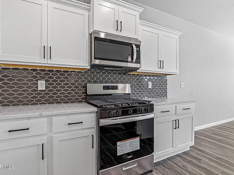 6070 Zinc Hill St — Photo 5