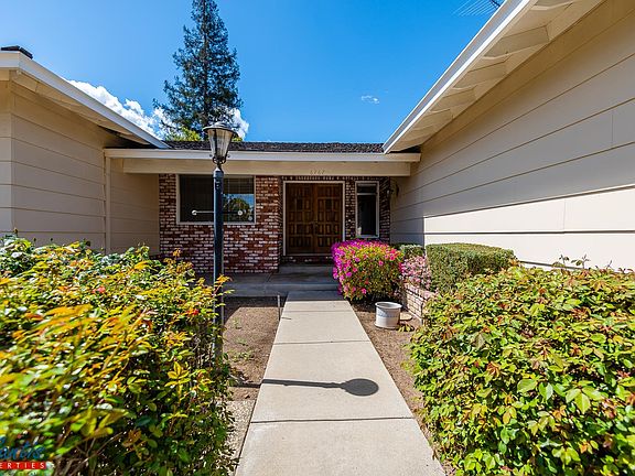 2nd image of 6767 Glenview Dr