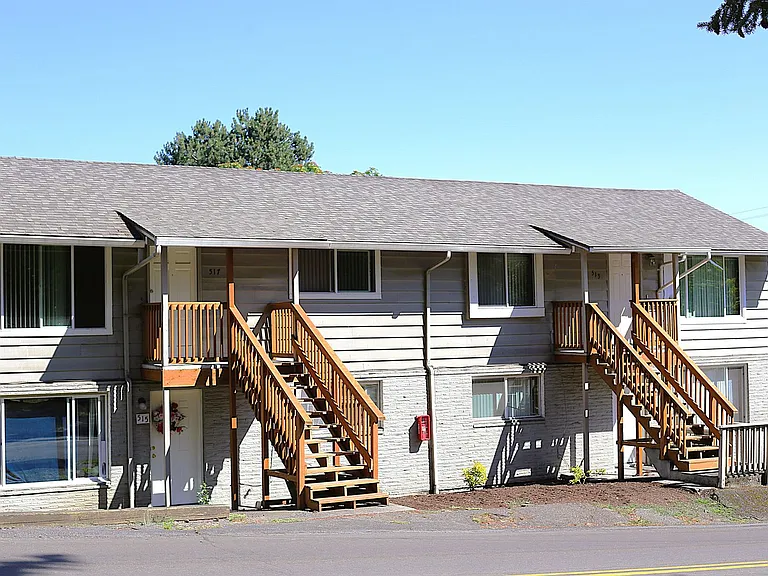 503 E Reserve St — Photo 8