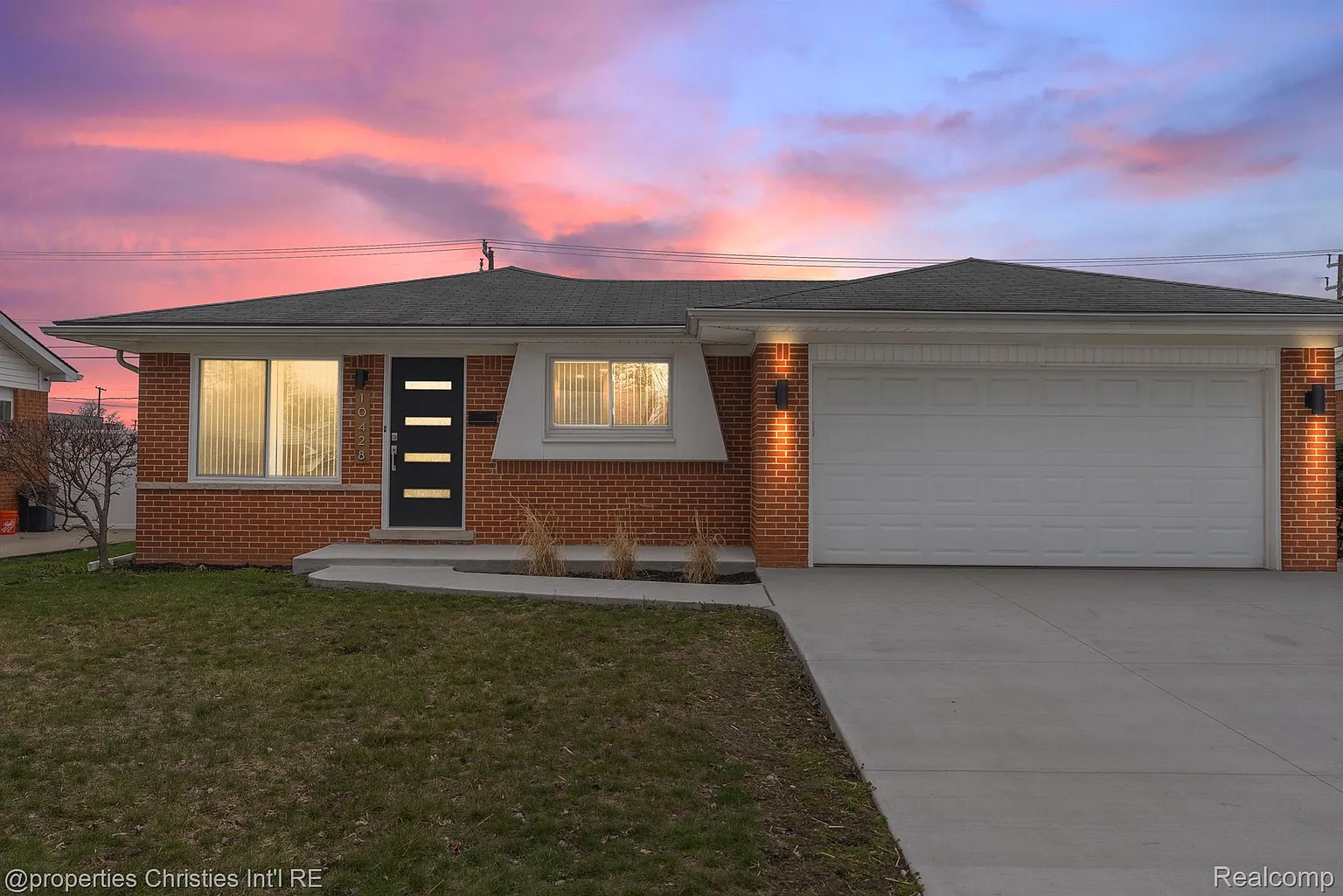 10428 N Oak Dr photo 1