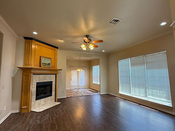 2nd image of 2520 Thomas Dr