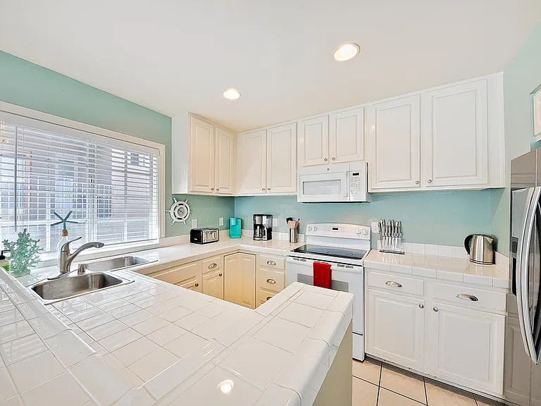 722 Isthmus Ct — Photo 14