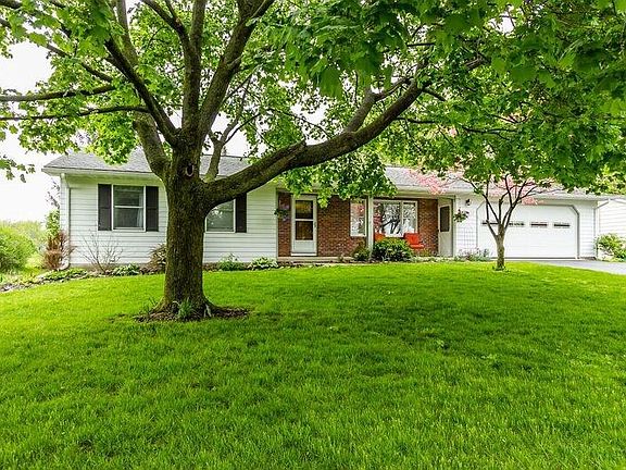 3rd image of 28 Holiday Ln