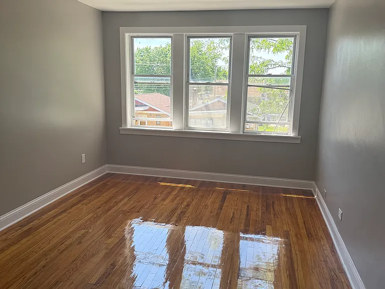 4304 W 55th St — Photo 2