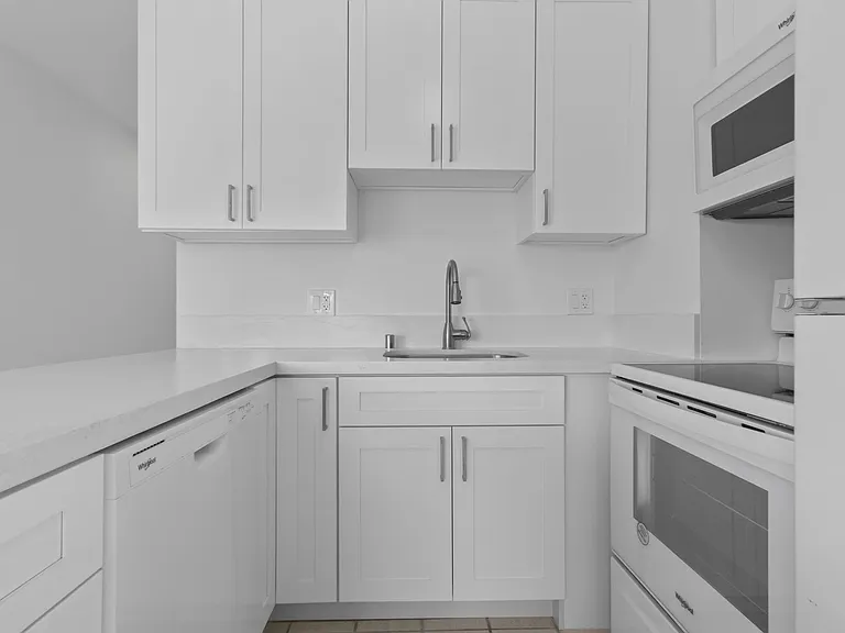 2115 Ala Wai Blvd #804 — Photo 13