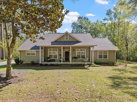 2nd image of 1047 Corby Ct