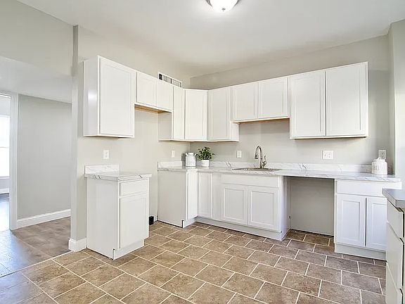 2nd image of 52 Mulberry St #2