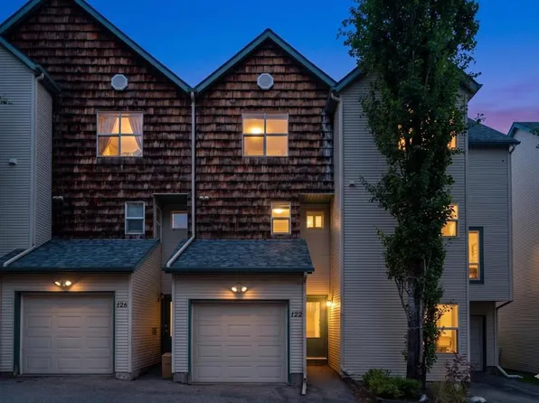 122 S Bridlewood Ln SW, Calgary, AB T2Y 3X8