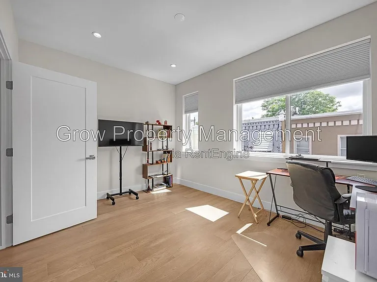 1752 N Bailey St — Photo 12