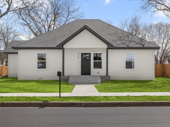 715 W Chambers St, Cleburne, TX 76033