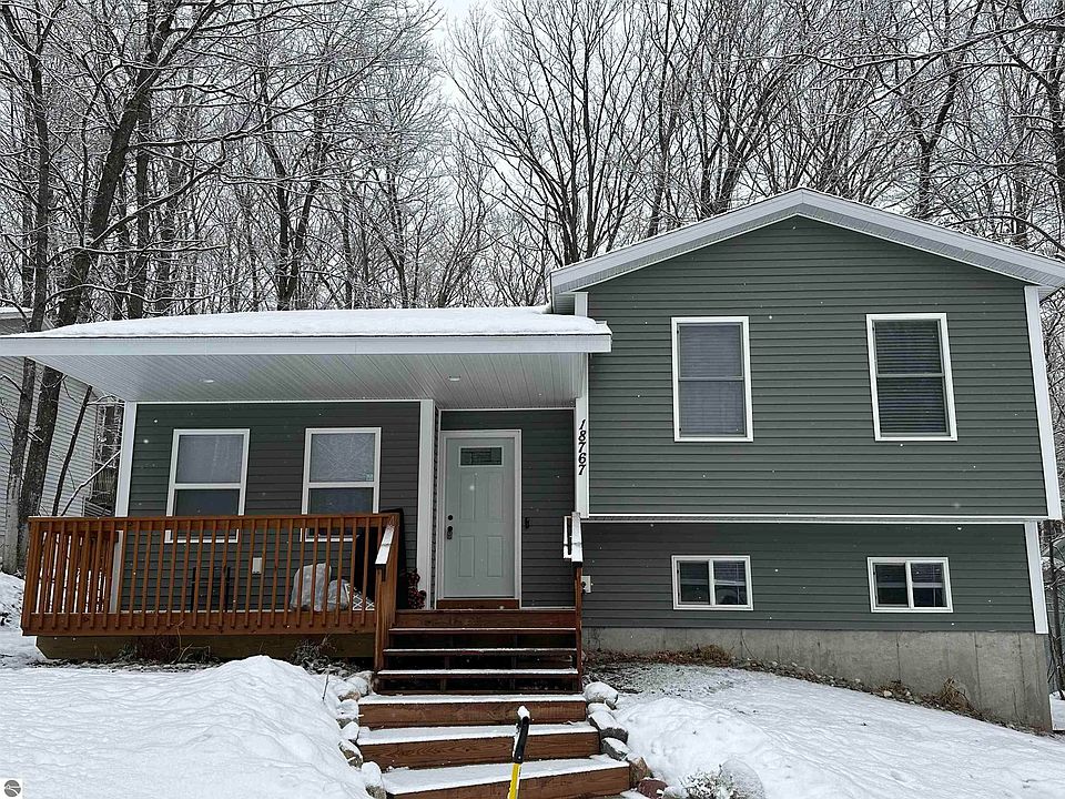 1st image of 18767 Lakewood Cir