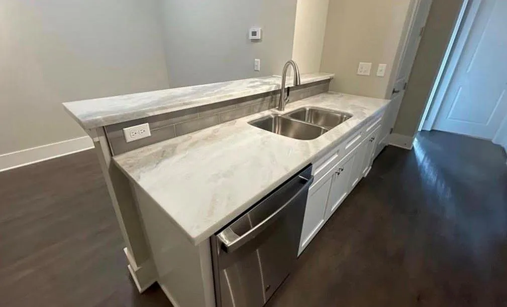1 bed, 1.0 bath, 670 sqft, $1,495 — Photo 2