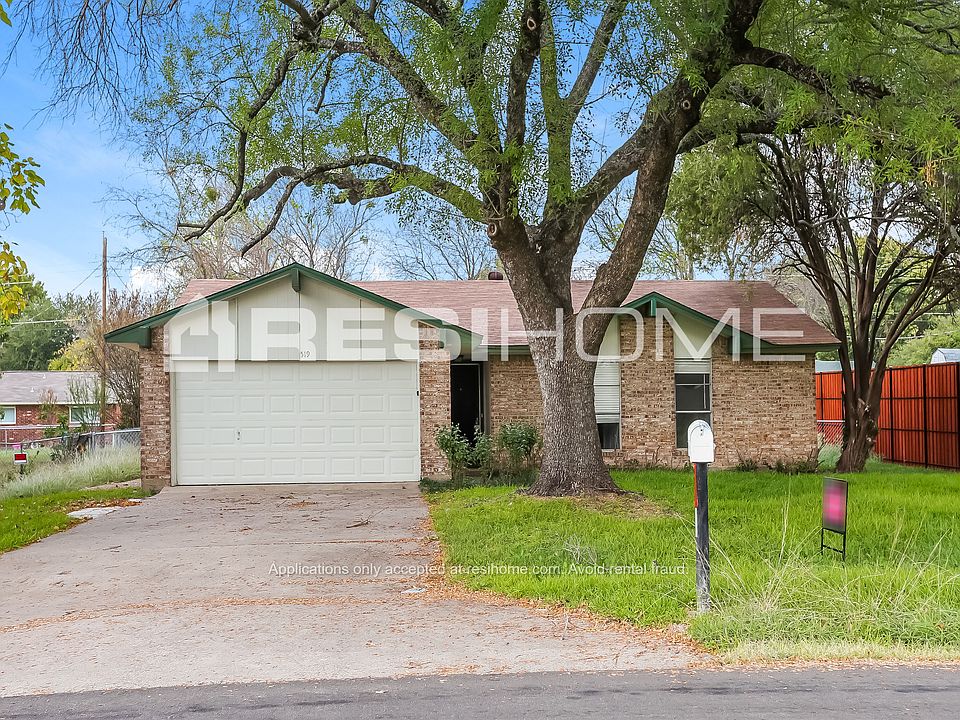 1st image of 519 Lakeside Dr
