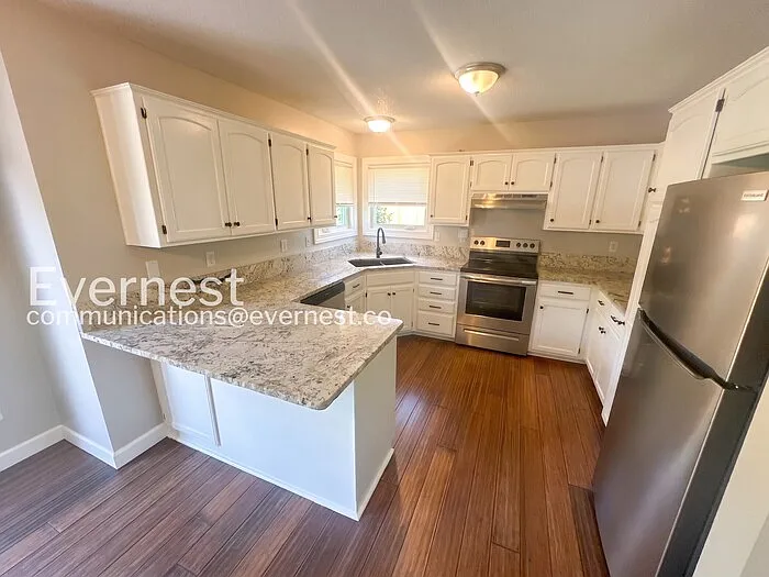 1902 Brent Ln — Photo 7