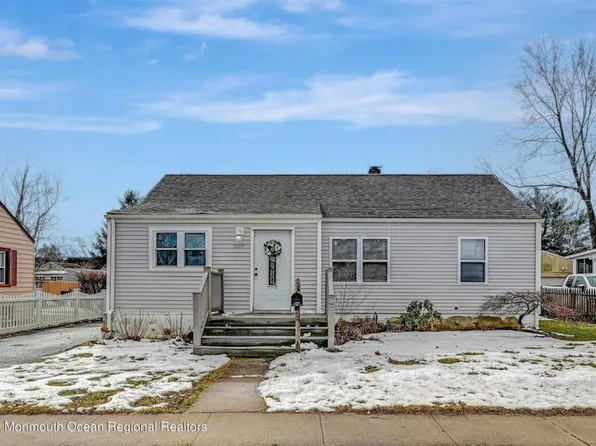 606 Chestnut St, Lakehurst, NJ 08733