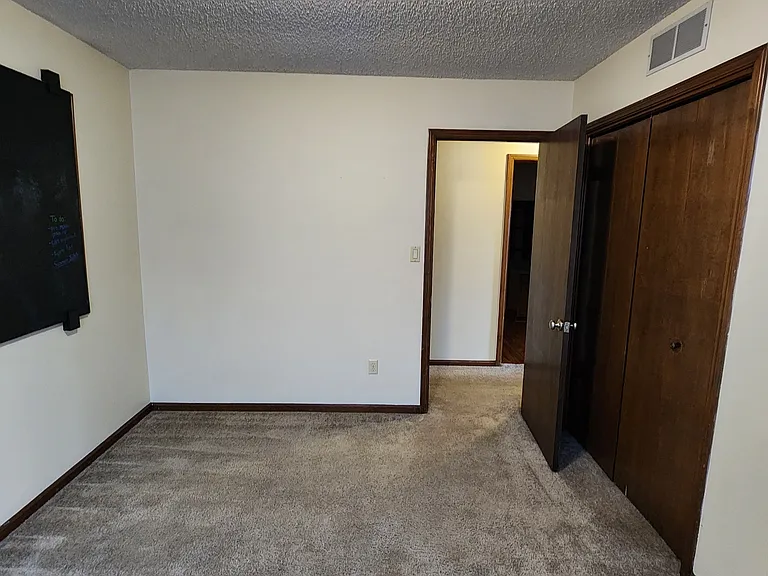 1023 E Redwood Rd — Photo 13