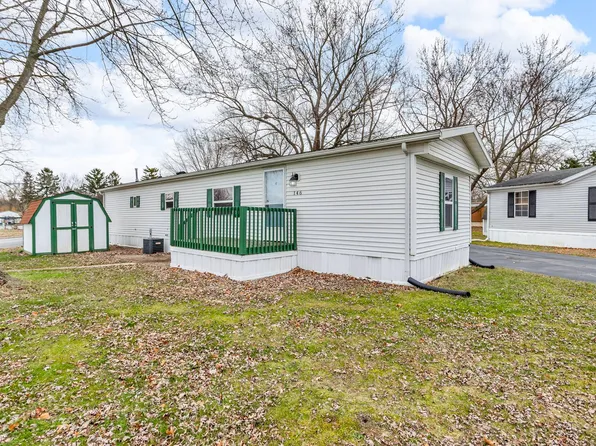 146 Preswick St, Temperance, MI 48182