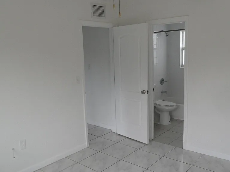 3363 SW 7th St — Photo 11
