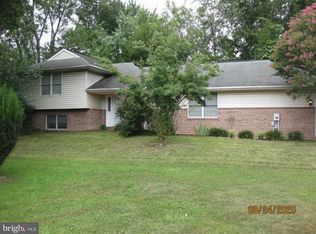 40 Logan Ct, Inwood, WV 25428