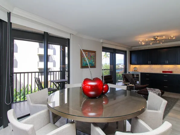 9653 Gulf Shore Dr APT 203, Naples, FL 34108