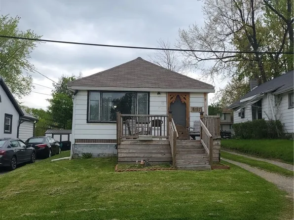 8197 Edmond St, Masury, OH 44438