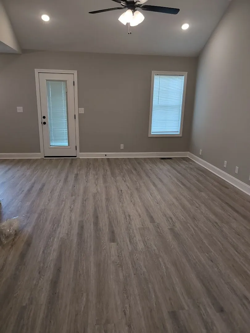 1113 Hand Court — Photo 4
