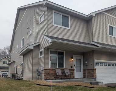 1285 County Road D Cir E #B, Maplewood, MN, 55109