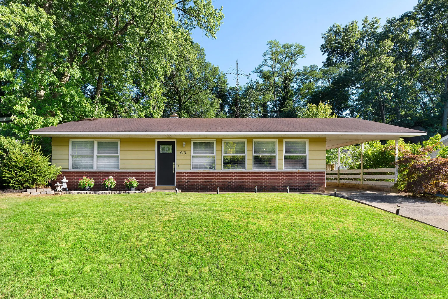 413 Washington Park Blvd photo 1