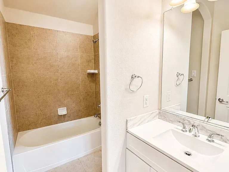 1033 Lone Ivory Trl — Photo 24