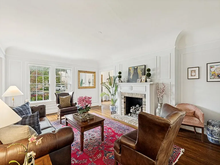 4352 Livingston Ave — Photo 3
