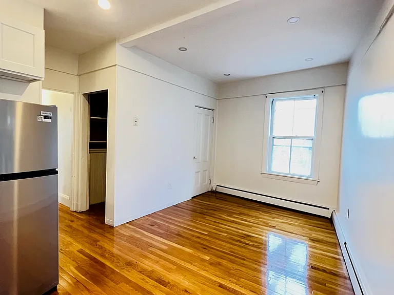 11 Franklin St #3 — Photo 9