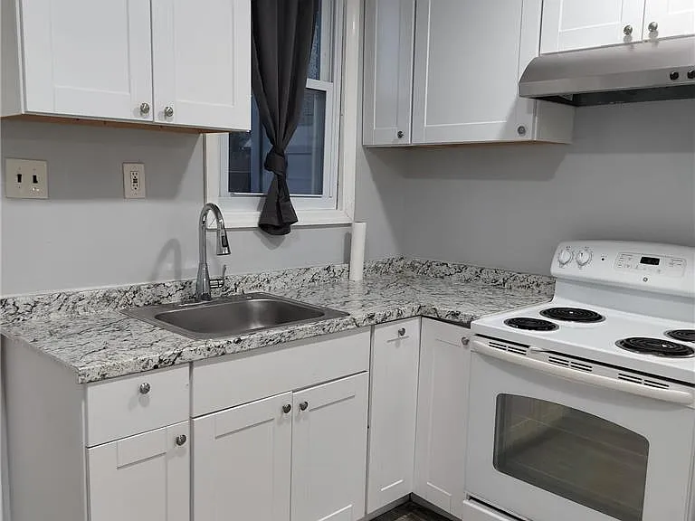 141 Grove St #1 — Photo 21