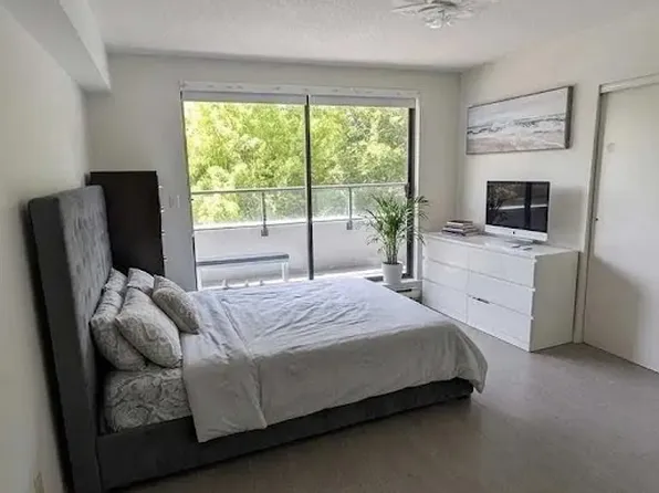 6611 Cooney Rd, Richmond, BC