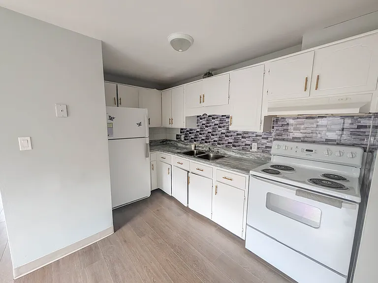 5967 Valley Way — Photo 9