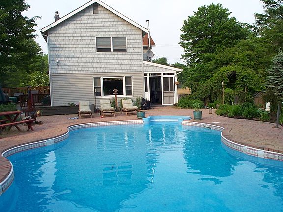 Pool - old tile