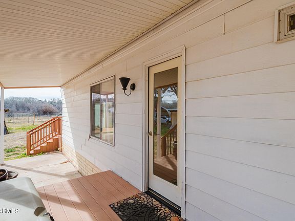 4th image of 4025 E SANDY HOLLOW Lane