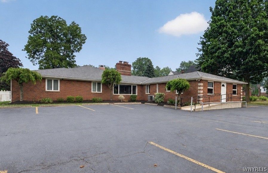 1st image of 3405 Orchard Park Rd
