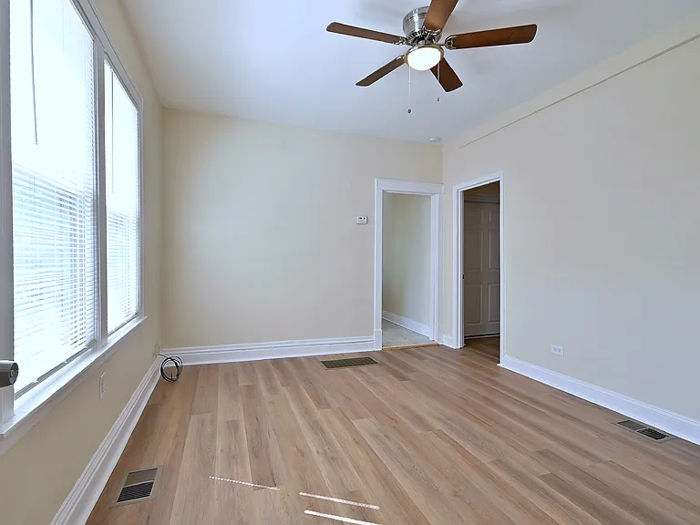 8602 S Muskegon Ave #1W — Photo 2