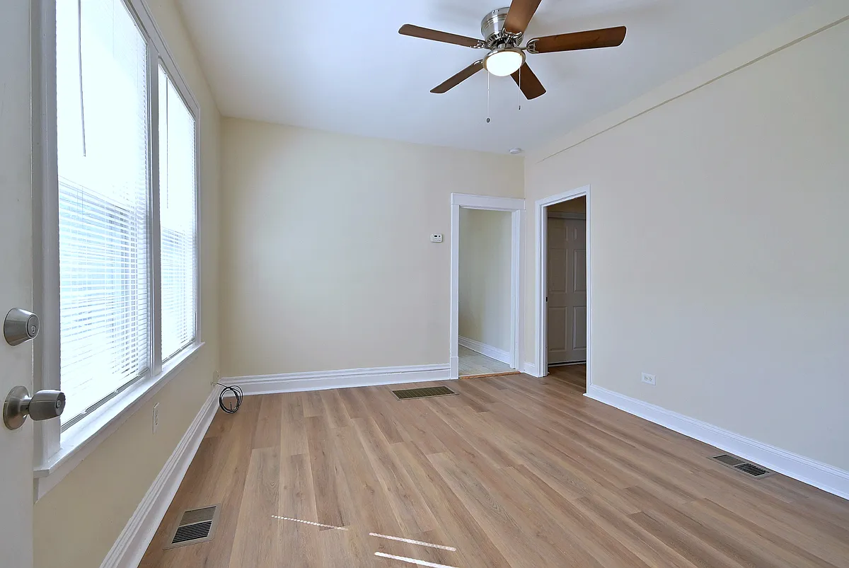 Building Photo - 8602 S Muskegon Ave #1W